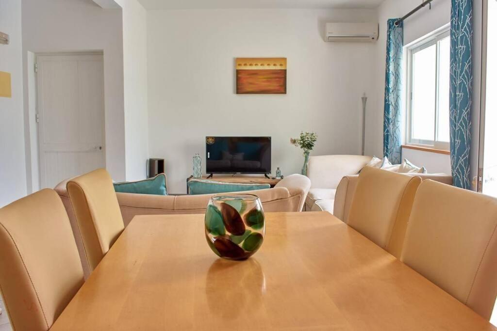 Apartamento T3 Encantador Com Piscina Wifi E Perto De Praia Santa Maria Eksteriør billede